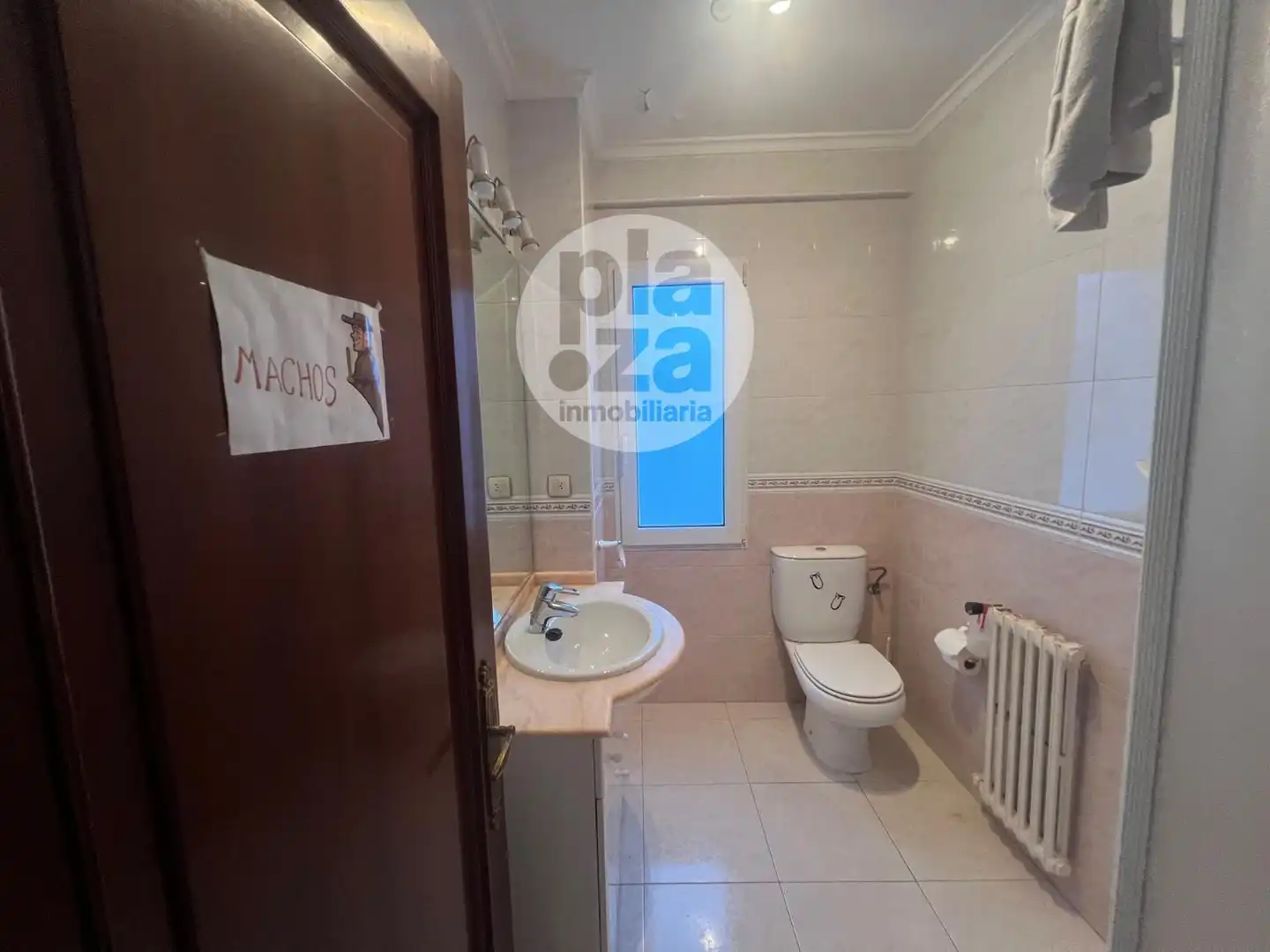 Baño de Piso en venta en Burgos con Terraza y Trastero