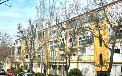 Vista exterior de Apartament en venda en  Madrid Capital amb Calefacció, Parquet i Traster