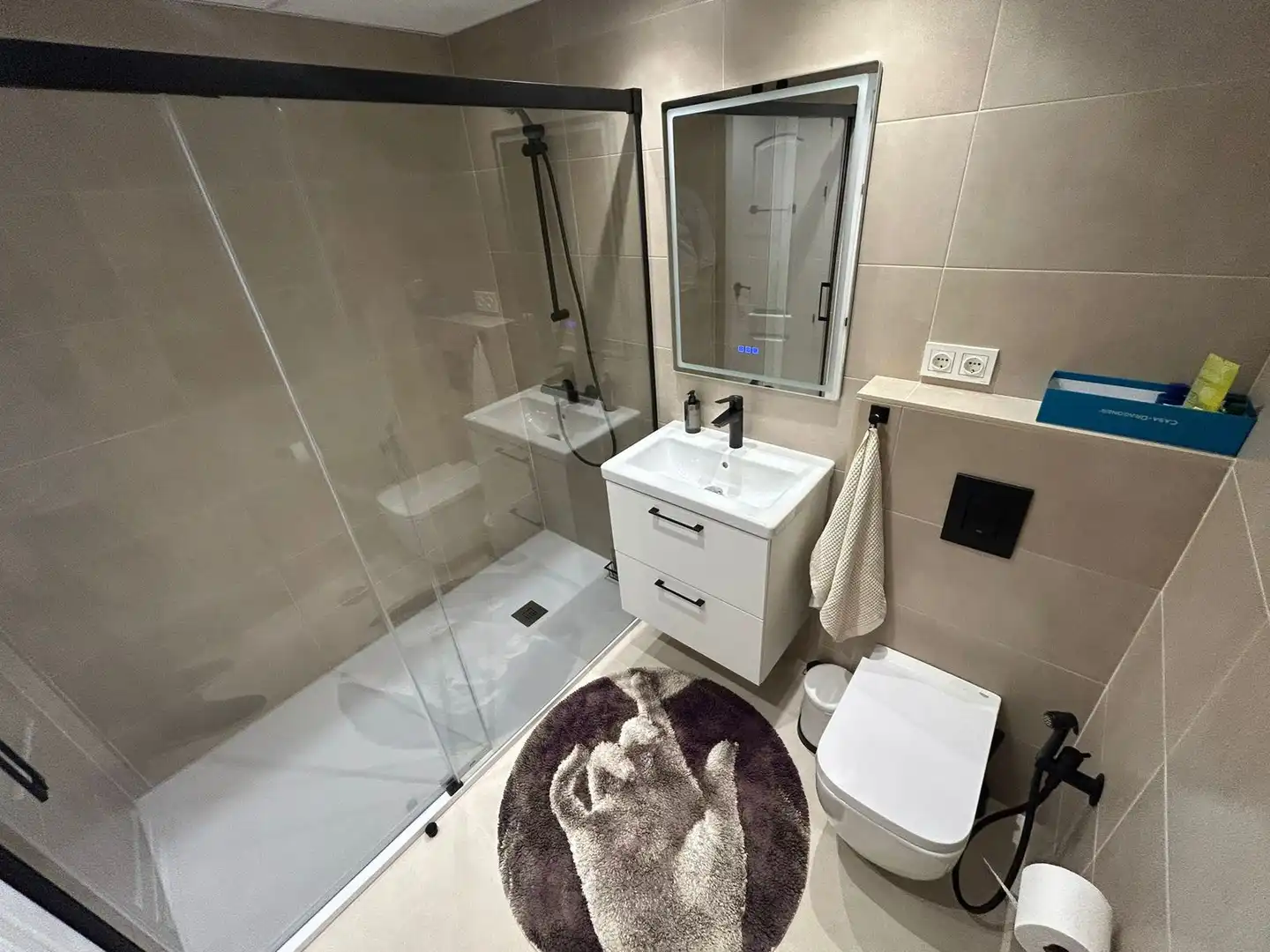 Bathroom of Apartments for rent in Marbella  with Air Conditioner, Terrace and Swimming Pool