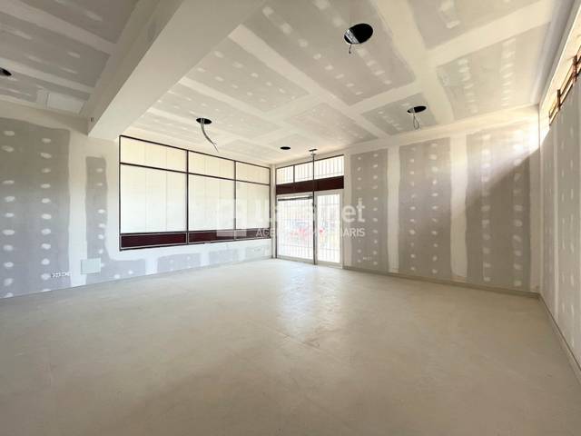 Local comercial en Alquiler en Carrer Francesc Moragas i Barret en Molí de Vent