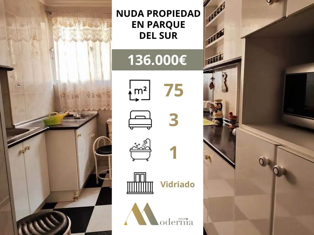 Cuina de Pis en venda en Málaga Capital amb Aire condicionat, Terrassa i Moblat
