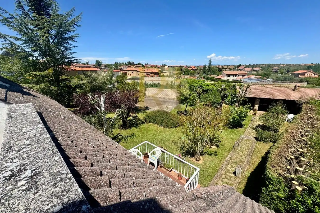 Jardín de Casa o chalet en venta en Santovenia de la Valdoncina con Calefacción, Jardín privado y Parquet