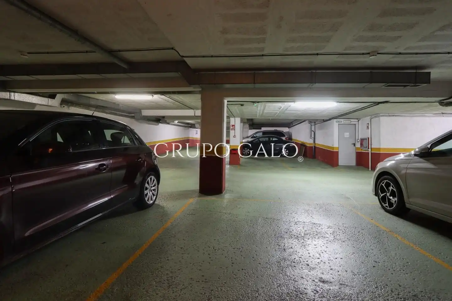Parking de Ático en venta en Vigo  con Calefacción, Parquet y Trastero