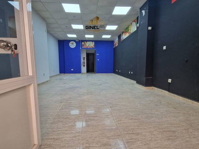 Local comercial en Alquiler en Renfe - Bulevar 1ª y 2ª Fase