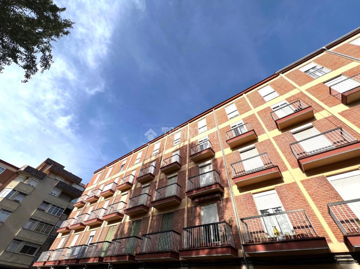 Exterior view of Flat for sale in Valladolid Capital  with Heating