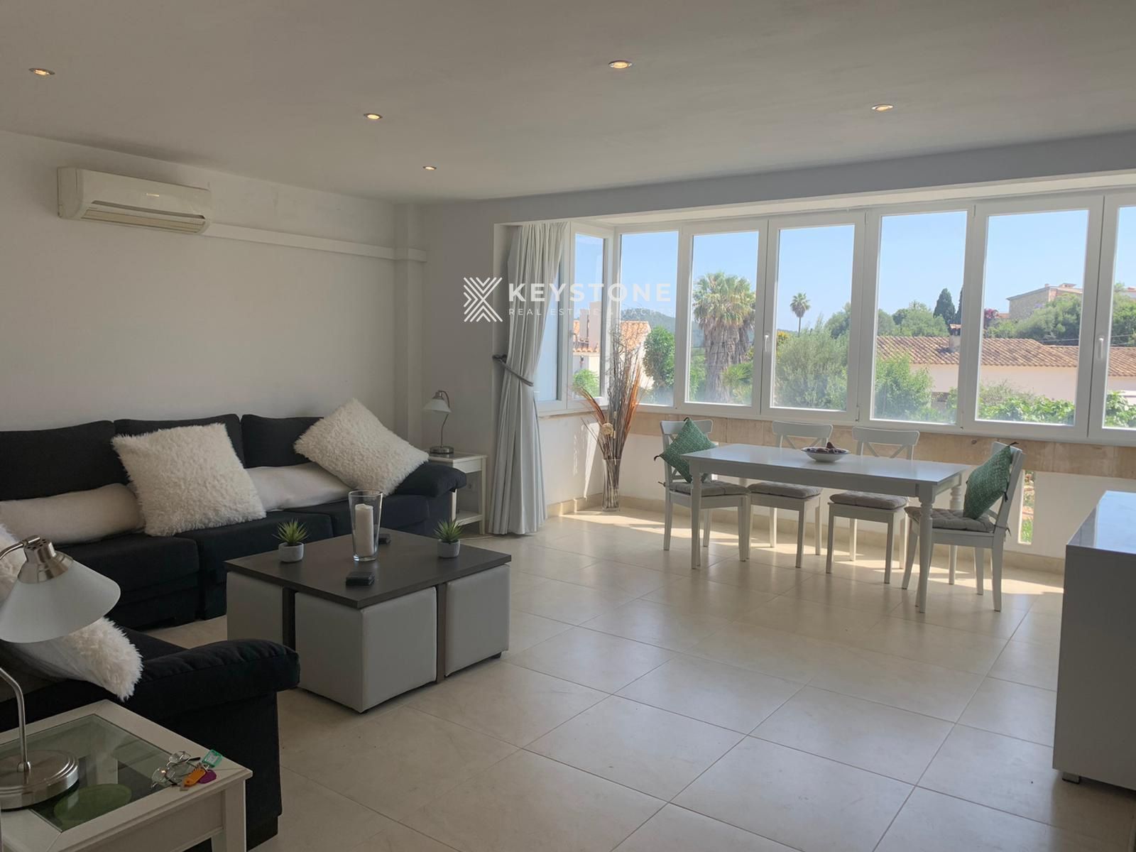 Sala d'estar de Apartament de lloguer en Calvià amb Aire condicionat, Calefacció i Moblat