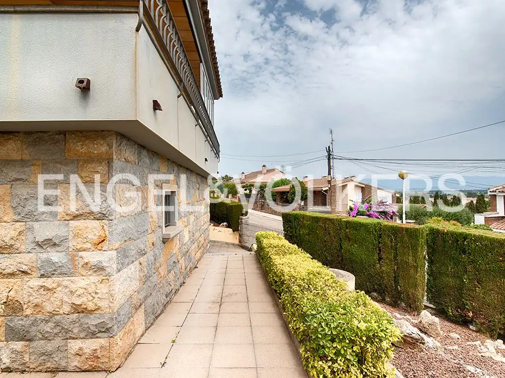 Casa con terraza en venta en Parc Bosc - Castell, imagen 34