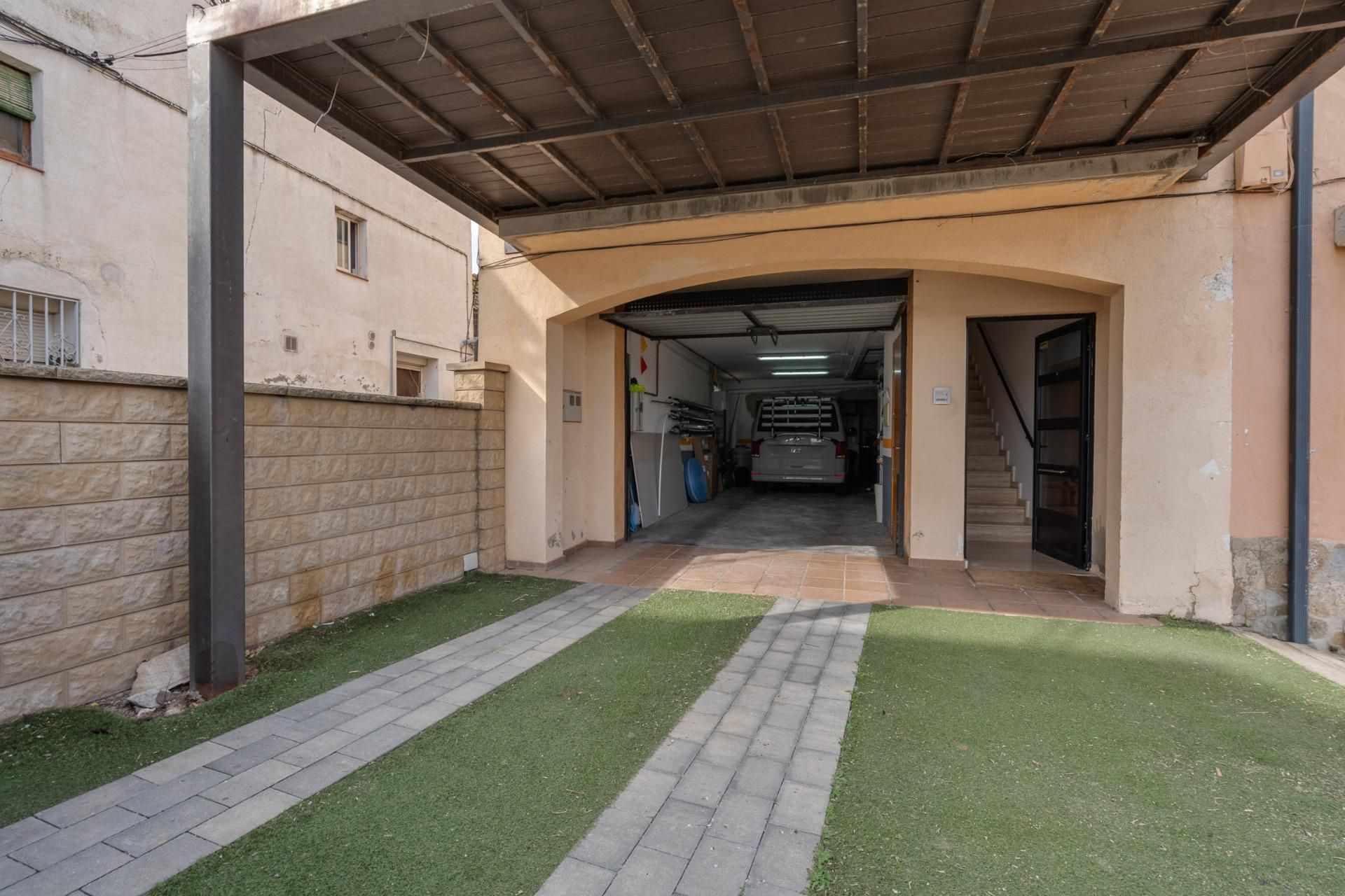 Parking de Casa o chalet en venta en Cabrera d'Anoia con Calefacción, Parquet y Terraza