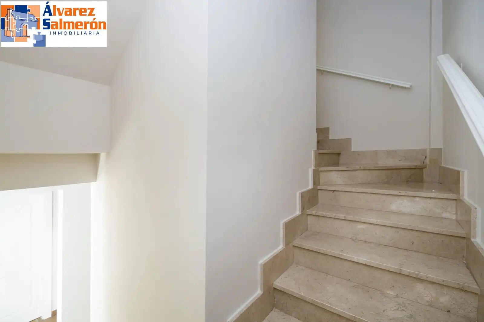 Casa adosada en venta en Granada con Aire acondicionado, Calefacción y Terraza