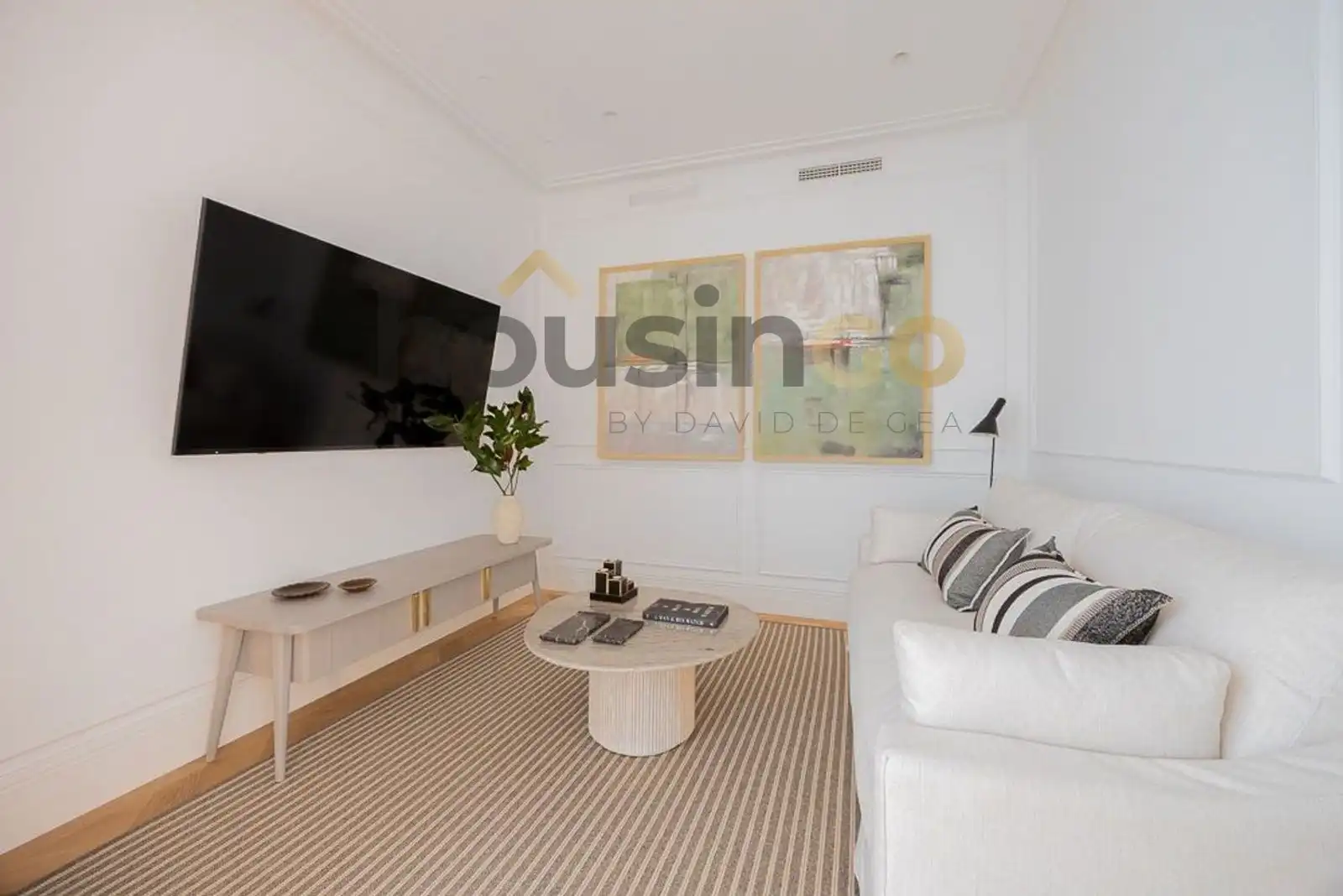 Living room of Flat for sale in Madrid  with Air Conditioner, Heating and Parquet flooring