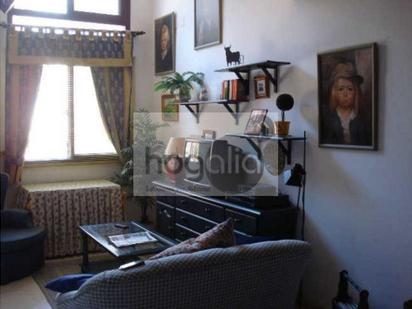 Sala d'estar de Dúplex de lloguer en  Sevilla Capital amb Aire condicionat i Moblat