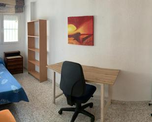 Bedroom of Flat to rent in  Granada Capital  with Balcony