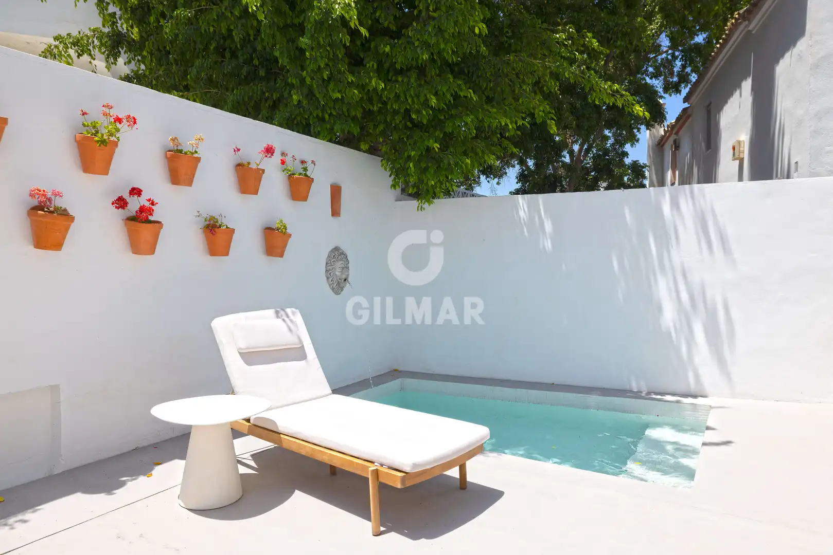 Piscina de Casa adosada en venta en Marbella con Calefacción, Jardín privado y Piscina