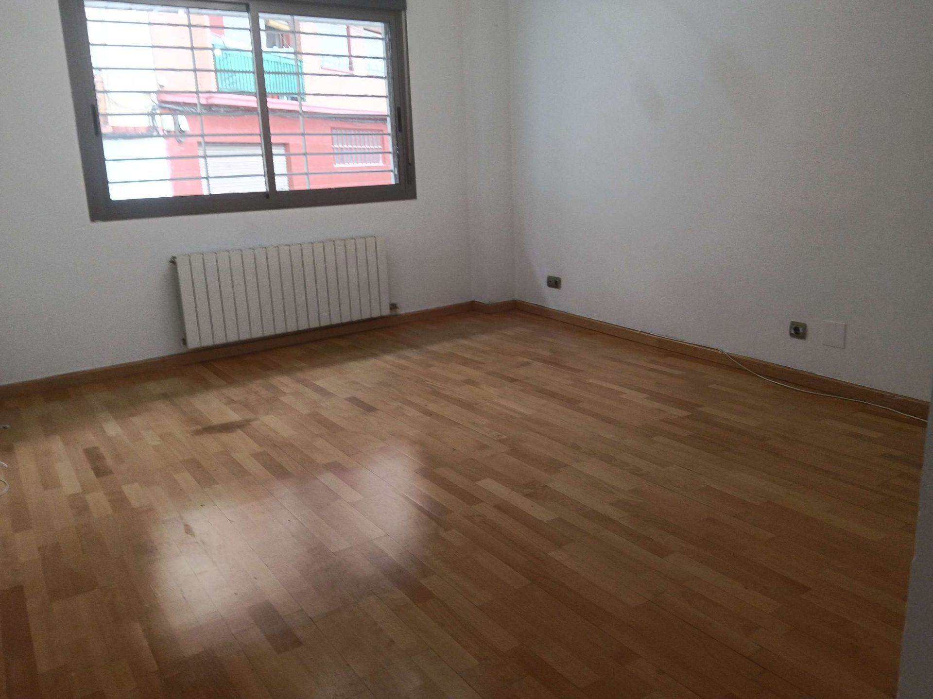 Dormitori de Pis en venda en  Zaragoza Capital amb Aire condicionat, Calefacció i Terrassa