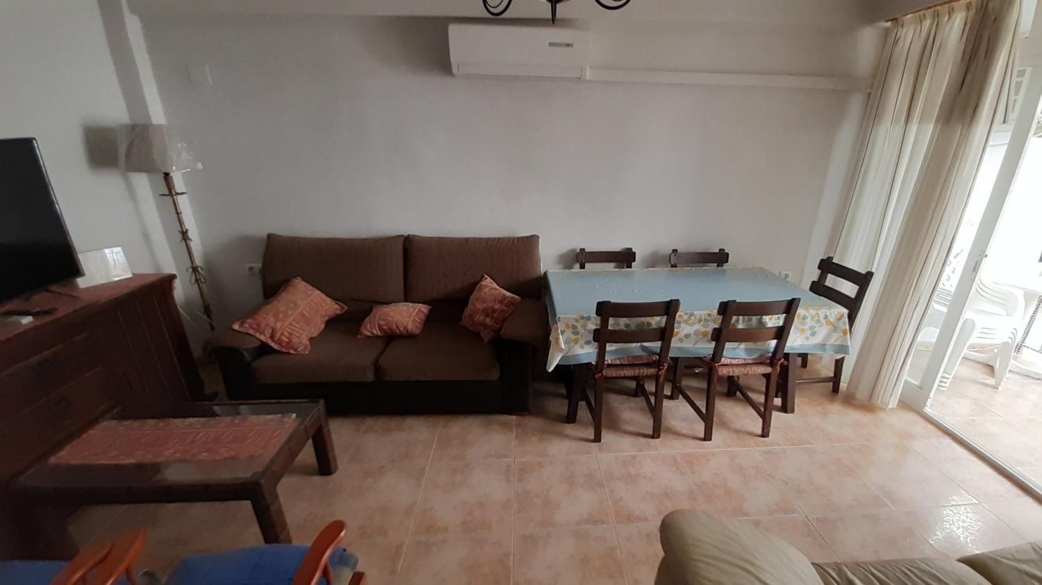 Living room of Flat for sale in Estepona  with Air Conditioner, Heating and Terrace