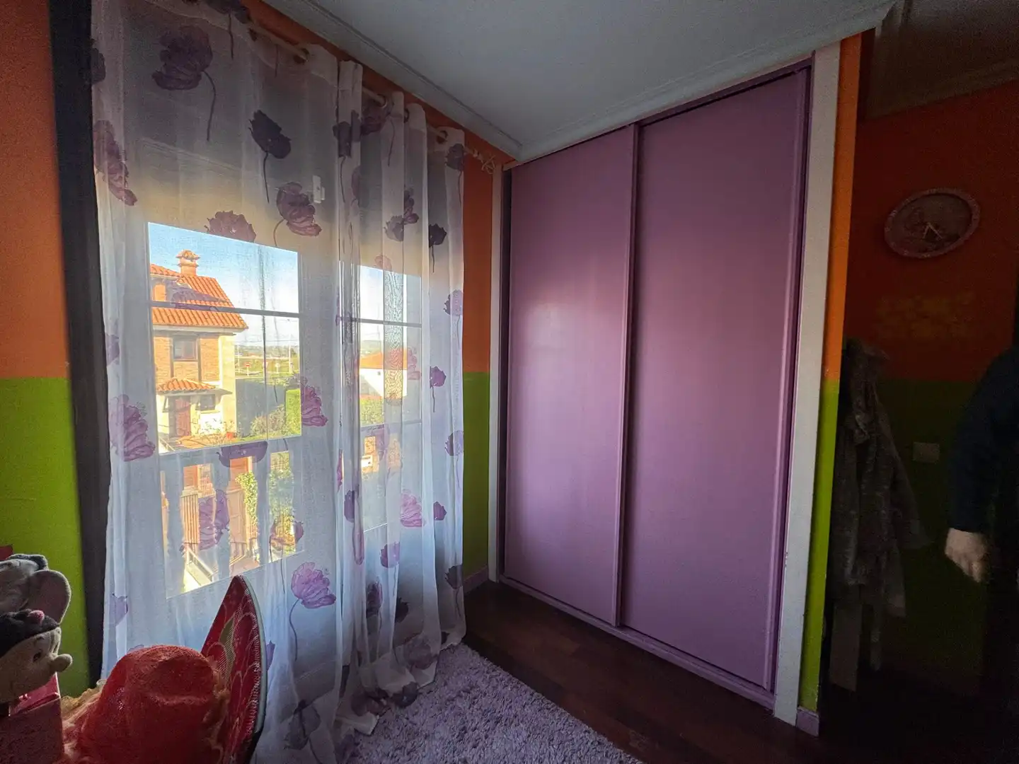 Schlafzimmer von Einfamilien-Reihenhaus zum Verkauf in Polanco mit Heizung, Privatgarten und Terrasse