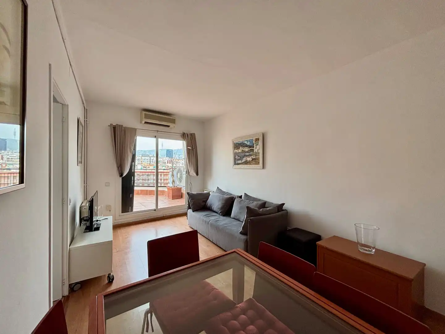 Wohnzimmer von Dachboden zur Miete in Barcelona mit Klimaanlage, Heizung und Parkett