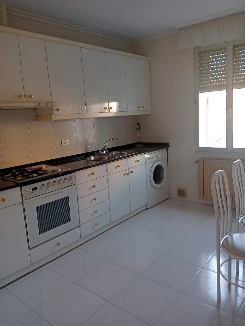 Cuina de Pis en venda en Fuenmayor amb Calefacció, Traster i Moblat