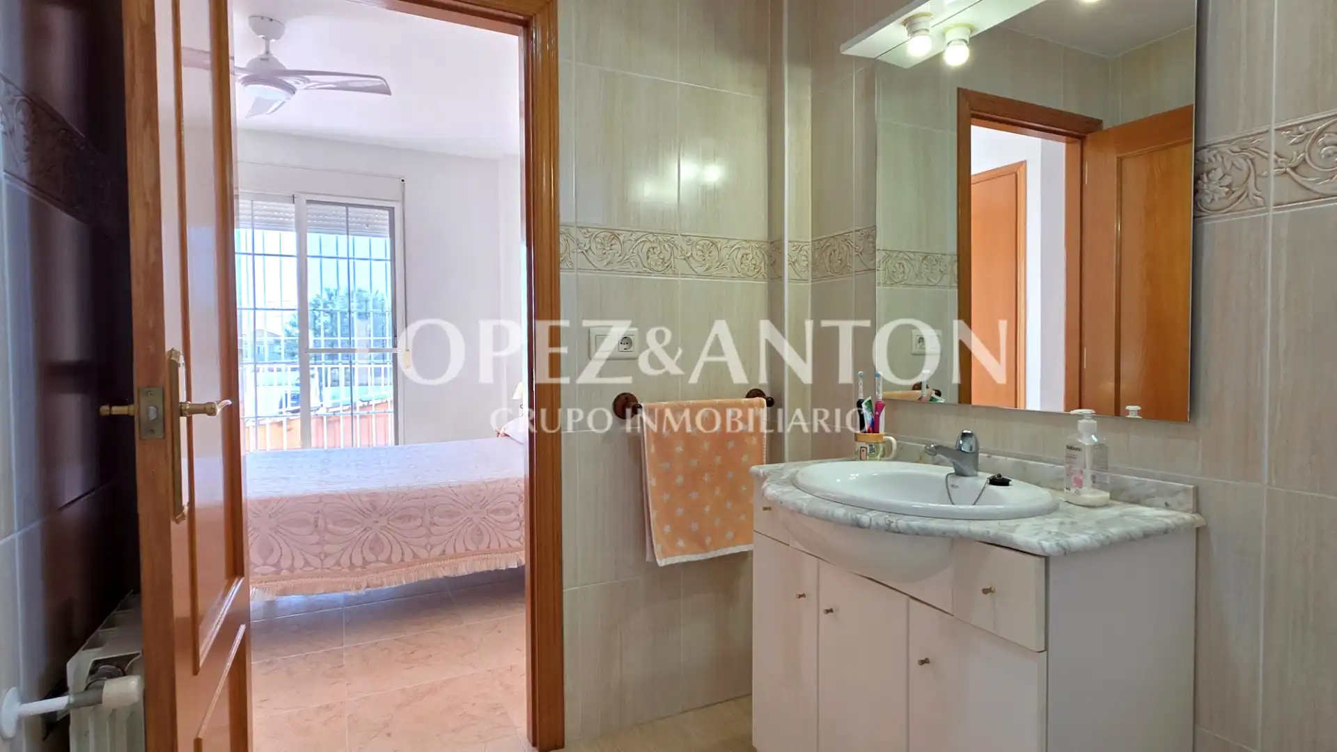 Baño de Casa o chalet en venta en L'Eliana con Aire acondicionado, Calefacción y Jardín privado