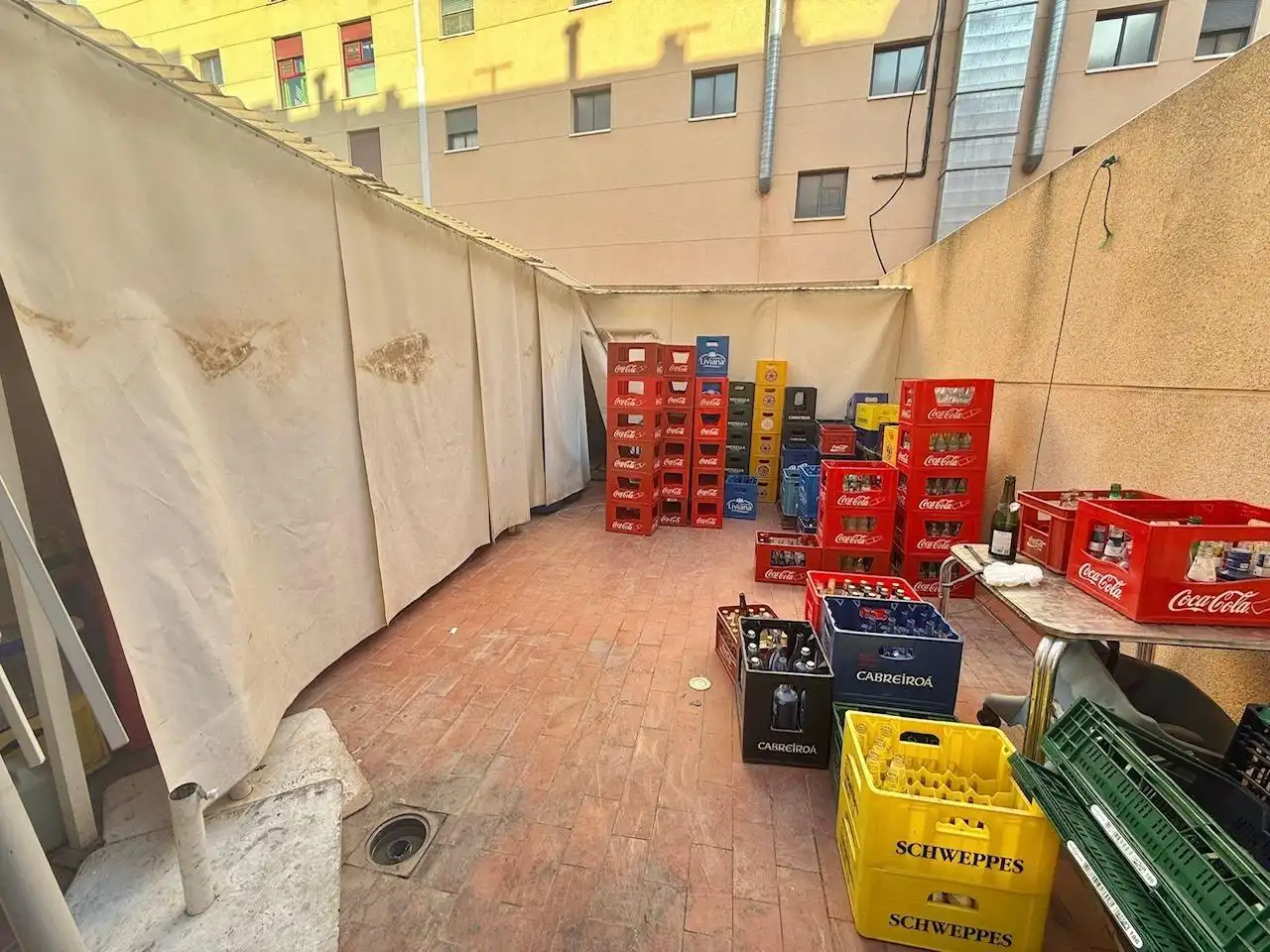 Local en traspas en Orihuela amb Aire condicionat i Moblat
