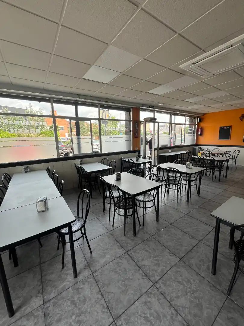 Business premises for transfer in Carrer del Prat, imagen 2