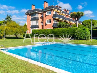 Schwimmbecken von Wohnung zum verkauf in Sant Andreu de Llavaneres mit Klimaanlage und Terrasse