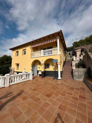 Casa-chalet en Venta en Carrer Olivo en Castellet i la Gornal