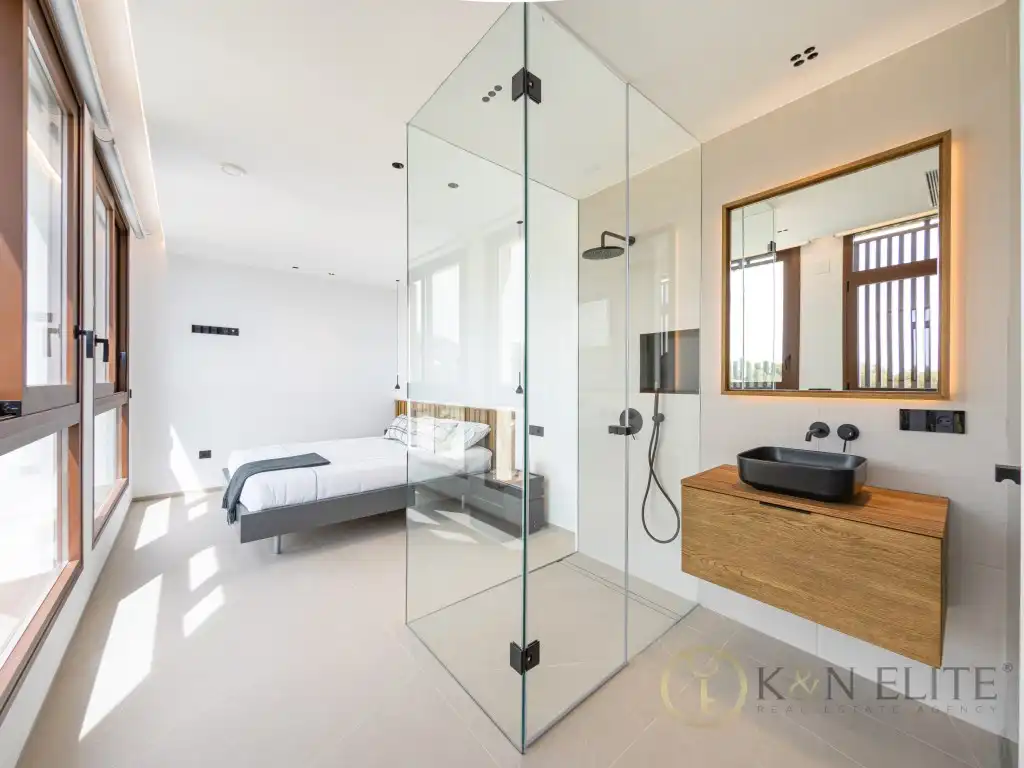 Bany de Casa o xalet en venda en Benidorm amb Aire condicionat, Terrassa i Piscina