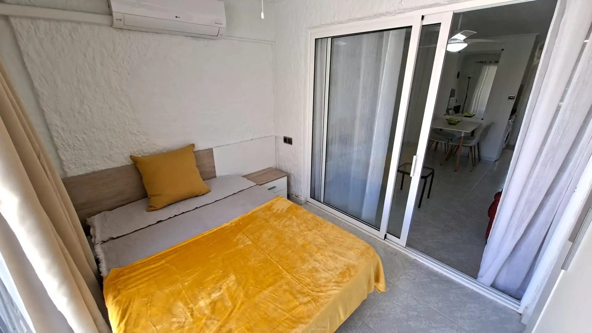 Apartamento con piscina en alquiler en Rincón de Loix, imagen 7