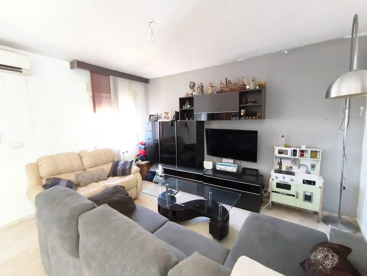Wohnzimmer von Dachboden zum Verkauf in Atarfe mit Klimaanlage und Terrasse