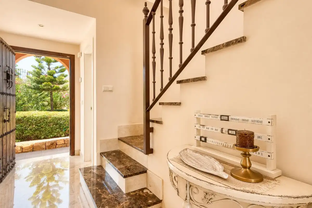 Casa adosada en venta en Estepona con Aire acondicionado, Terraza y Alarma