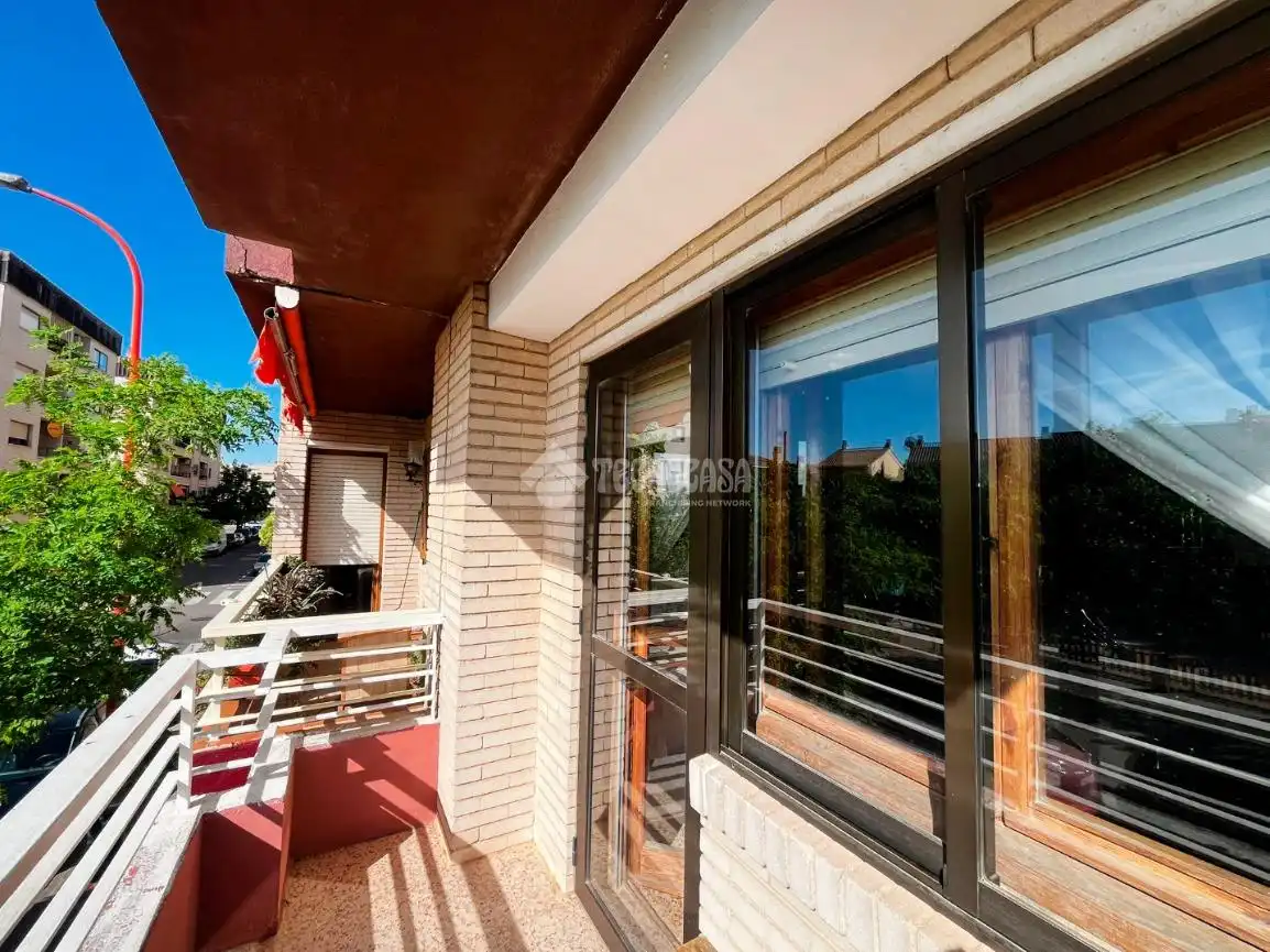 Terraza de Piso en venta en Utebo con Balcón