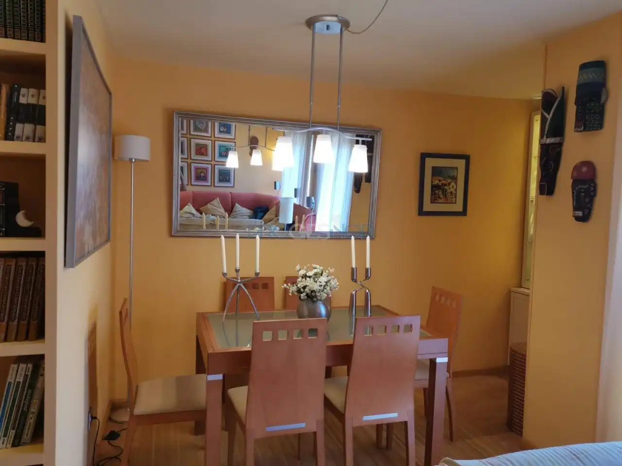 Comedor de Piso en venta en León Capital  con Calefacción, Trastero y Balcón