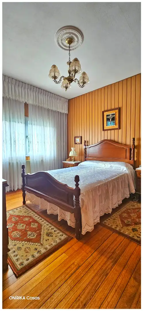 Bedroom of Houses for sale in Sarria  with Heating, Private garden and Parquet flooring