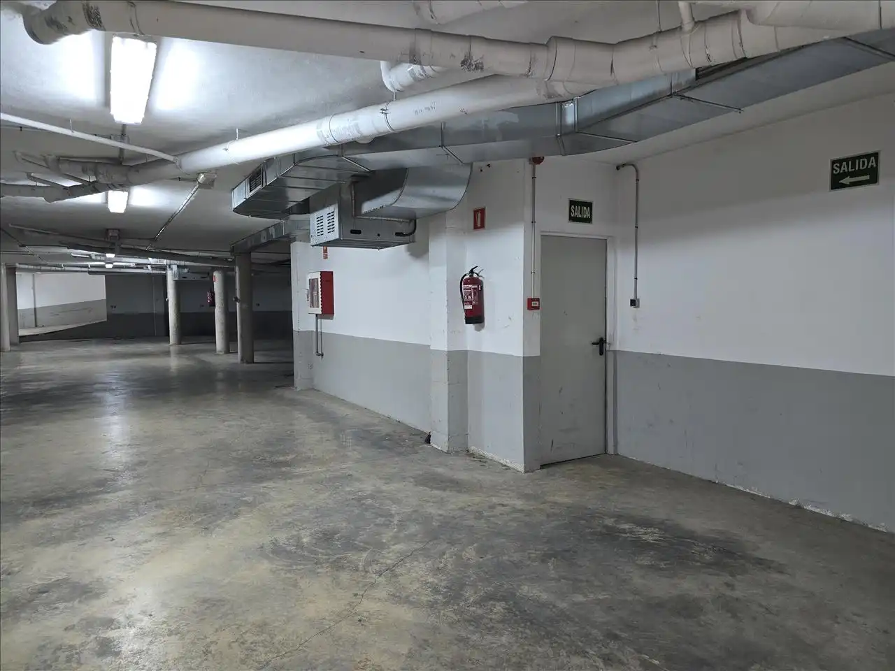 Parking of Garage for sale in Real