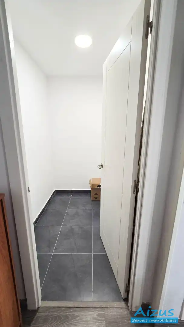 Erdgeschoss zum Verkauf in Ripollet mit Ofen