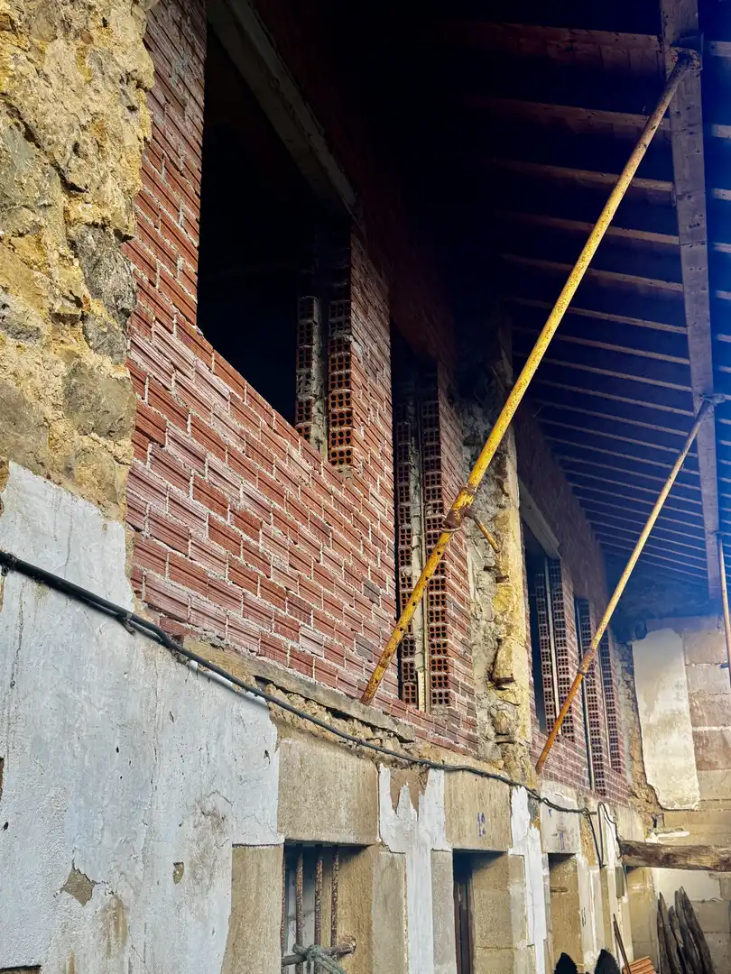 Vista exterior de Casa o xalet en venda en Villafufre amb Jardí privat