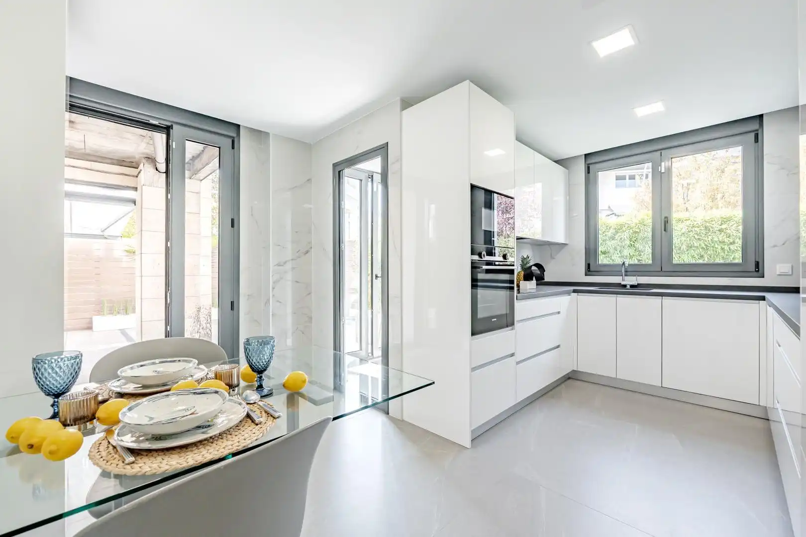 Kitchen of Ground floor for rent in Madrid  with Air Conditioner, Heating and Terrace
