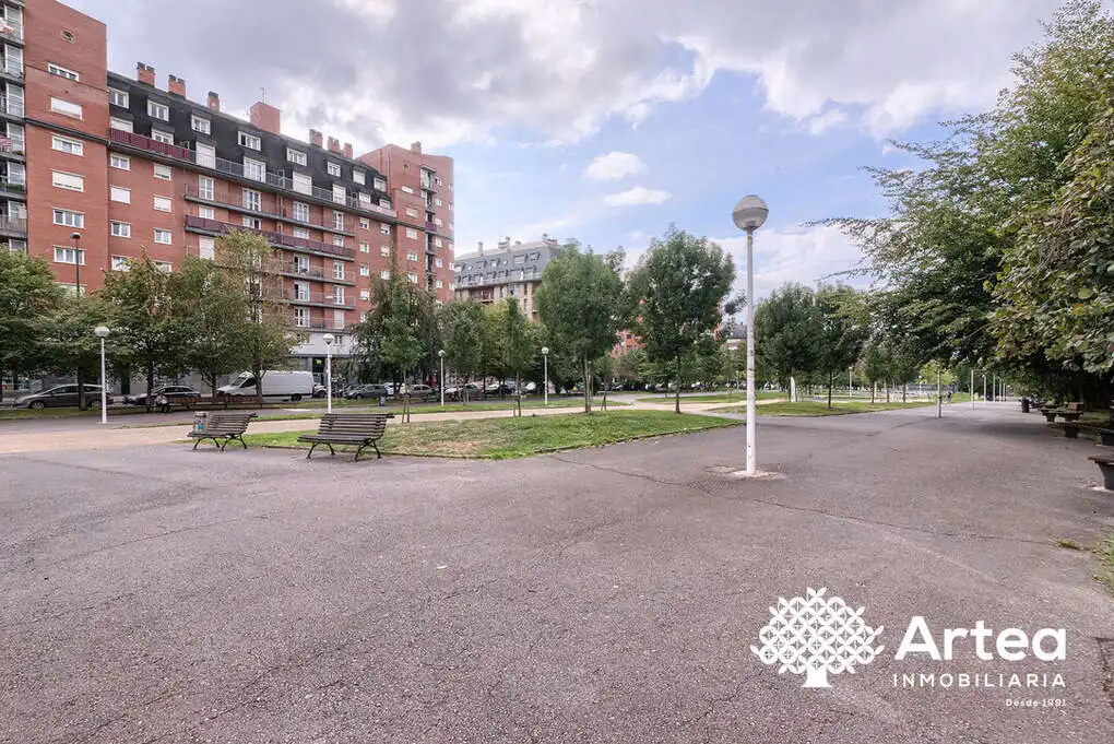 Vista exterior de Piso en venta en Bilbao  con Calefacción y Trastero