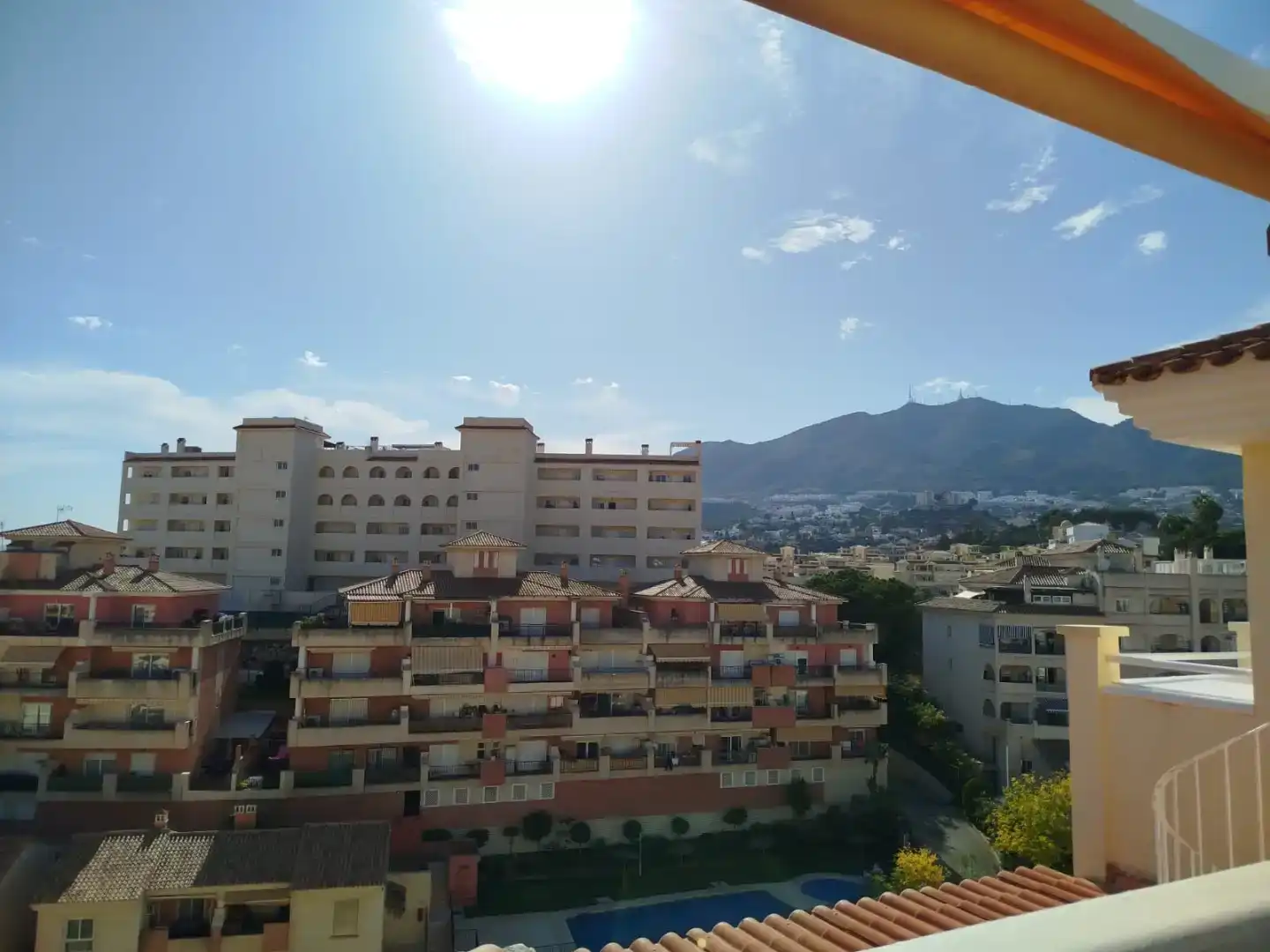 Vista exterior de Piso en venta en Benalmádena con Aire acondicionado, Terraza y Piscina
