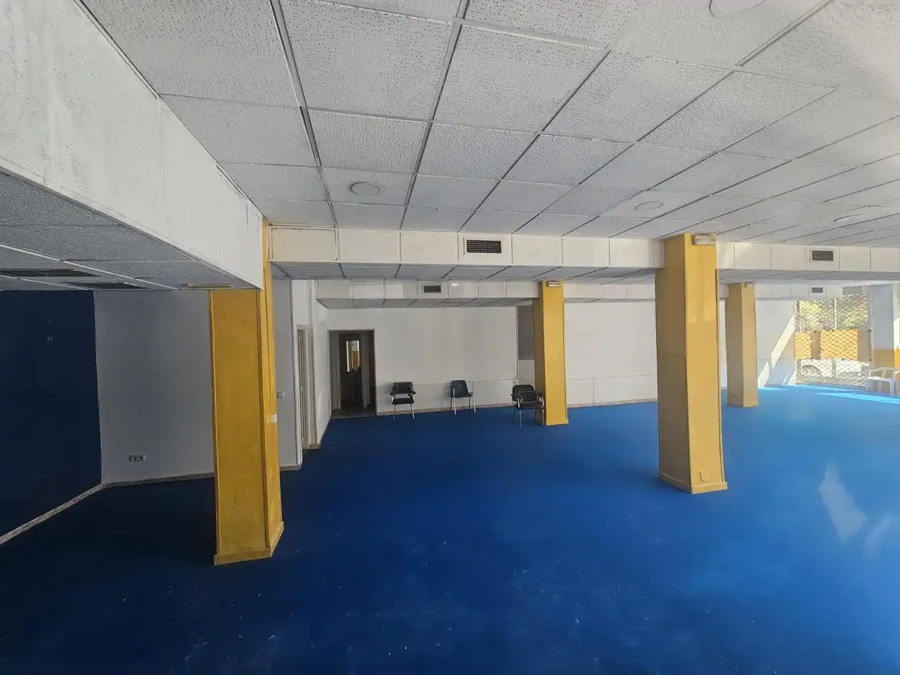 Local comercial de lloguer a Vía Complutense, imagen 4
