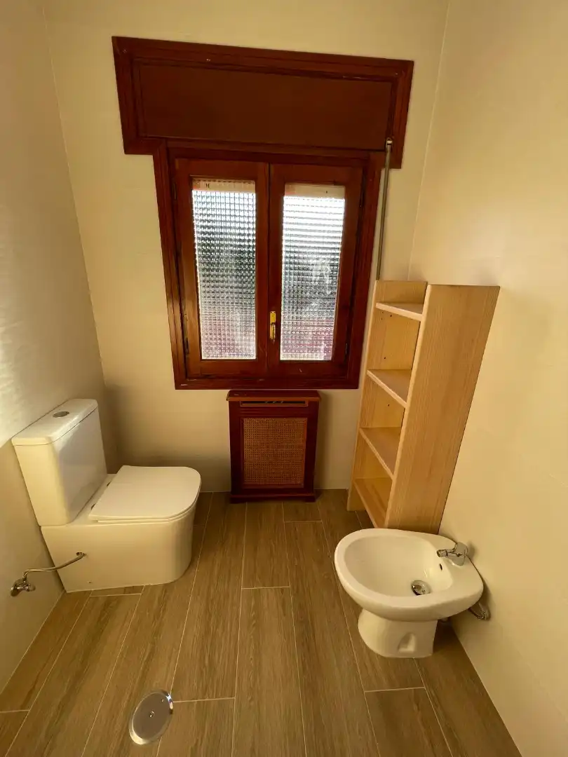 Baño de Piso de alquiler en Guadalajara con Calefacción, Parquet y Terraza