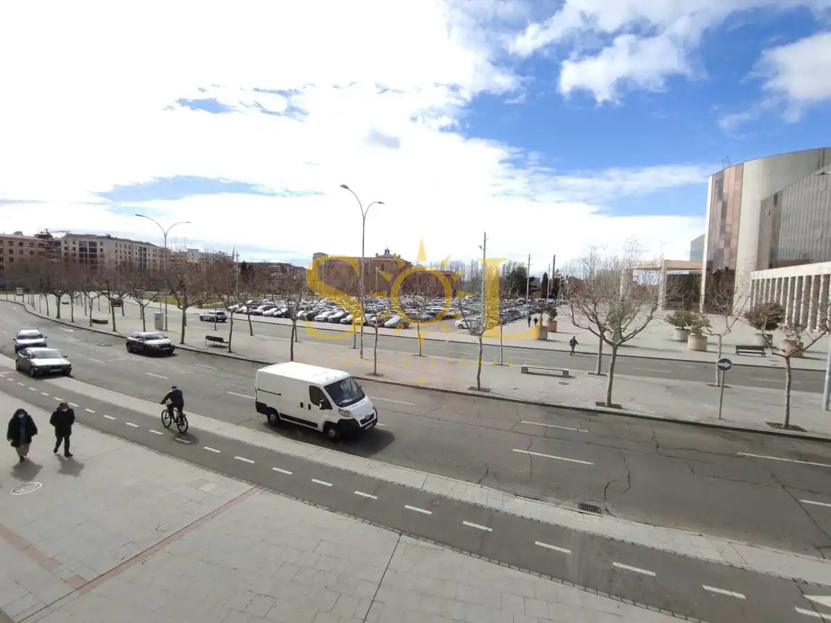 Dúplex amb ascensor en venda a Avenida de los Reyes Leoneses 10, imagen 33