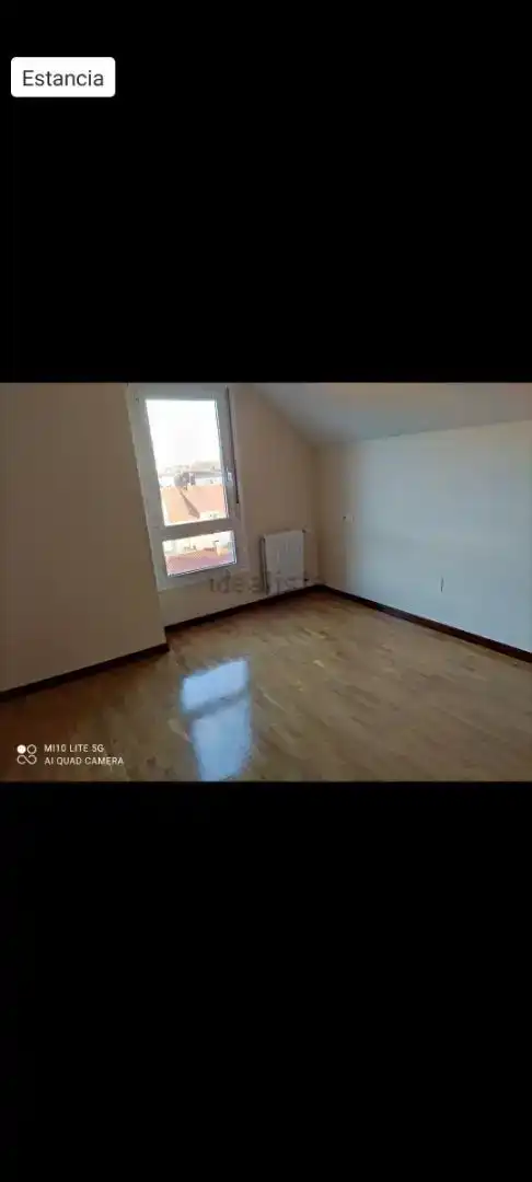 Schlafzimmer von Maisonette zum Verkauf in Gijón  mit Parkett, Abstellraum und Ofen
