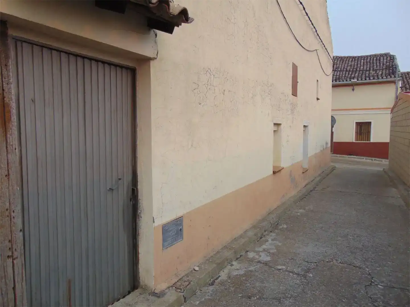 Vista exterior de Casa adosada en venda en Mayorga