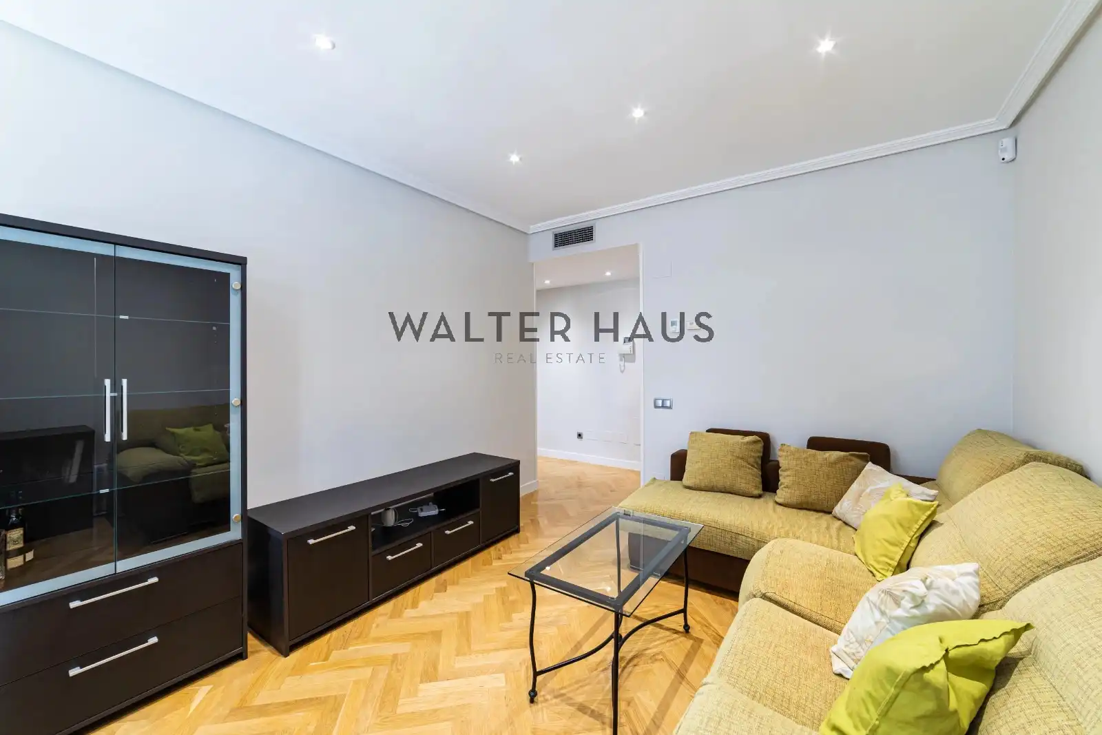 Exterior view of Flat for sale in Madrid  with Air Conditioner, Heating and Storage room