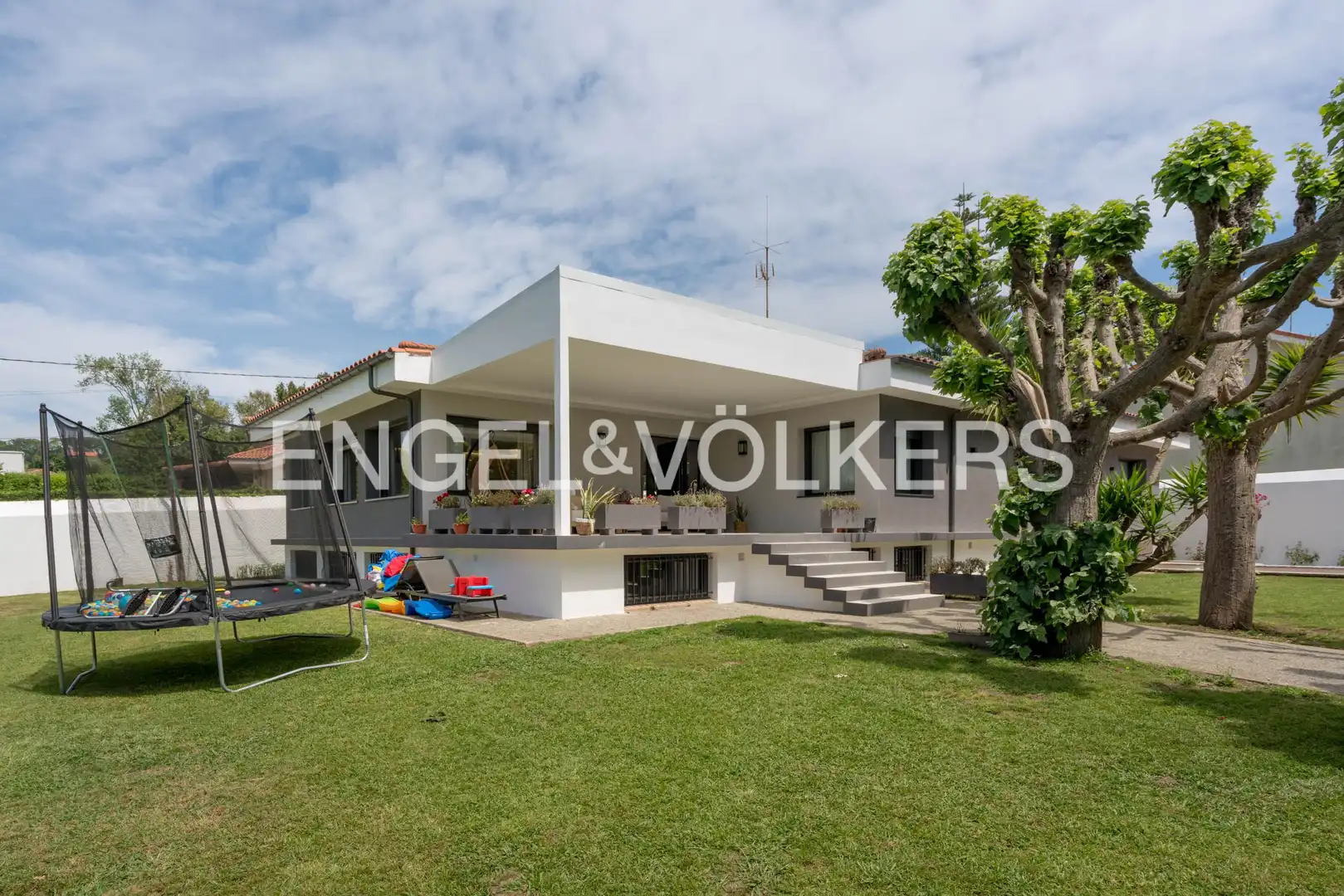 Vista exterior de Casa o chalet en venta en Gijón  con Calefacción, Jardín privado y Terraza