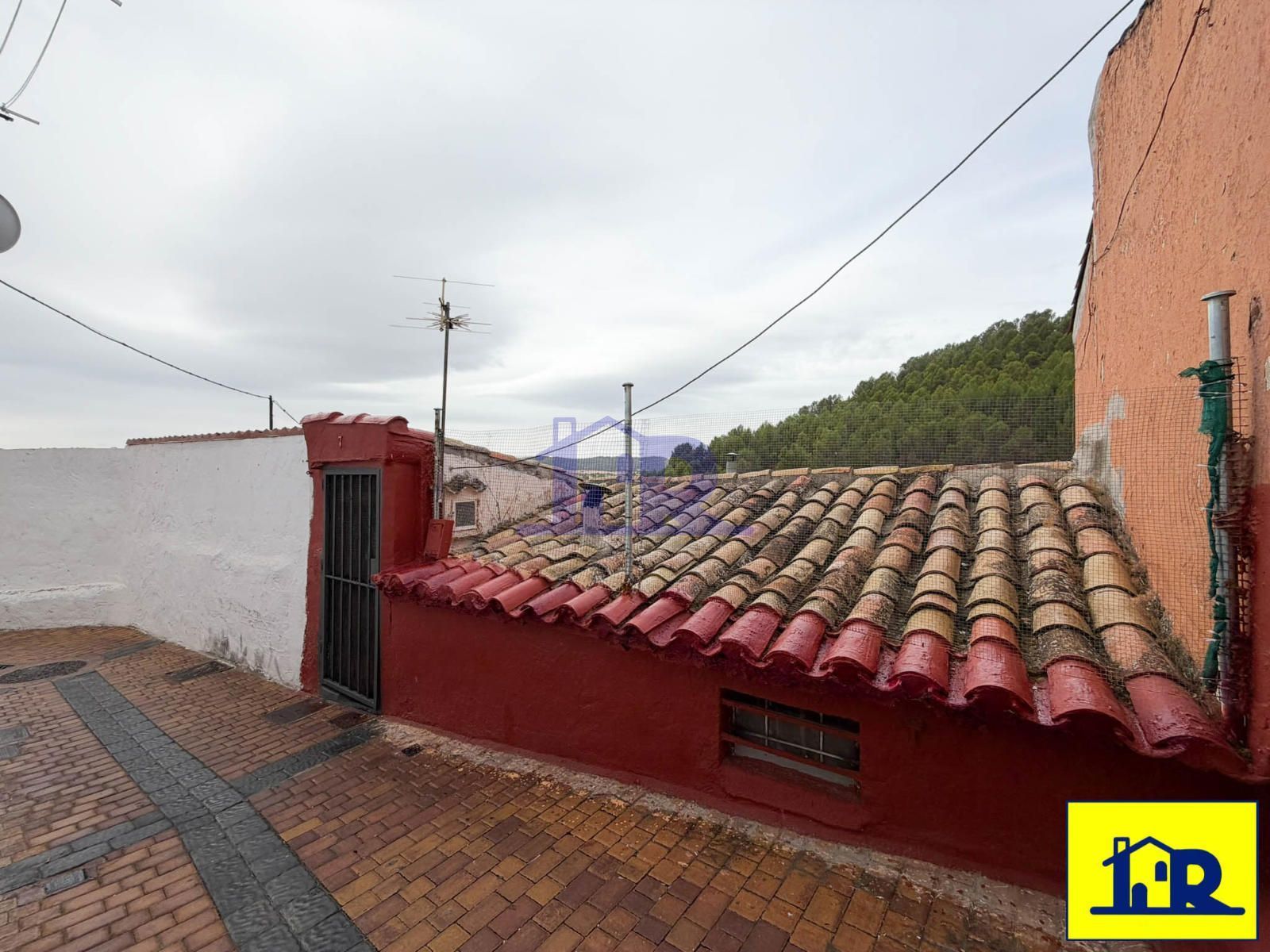 Vista exterior de Casa o xalet en venda en Cuenca Capital amb Calefacció i Alarma