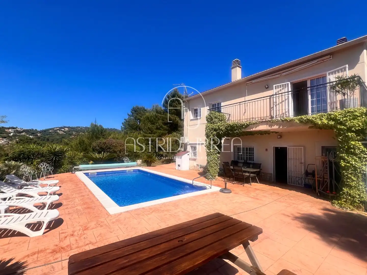 Casa amb piscina en venda a Carrer Òrbita 3, imagen 4