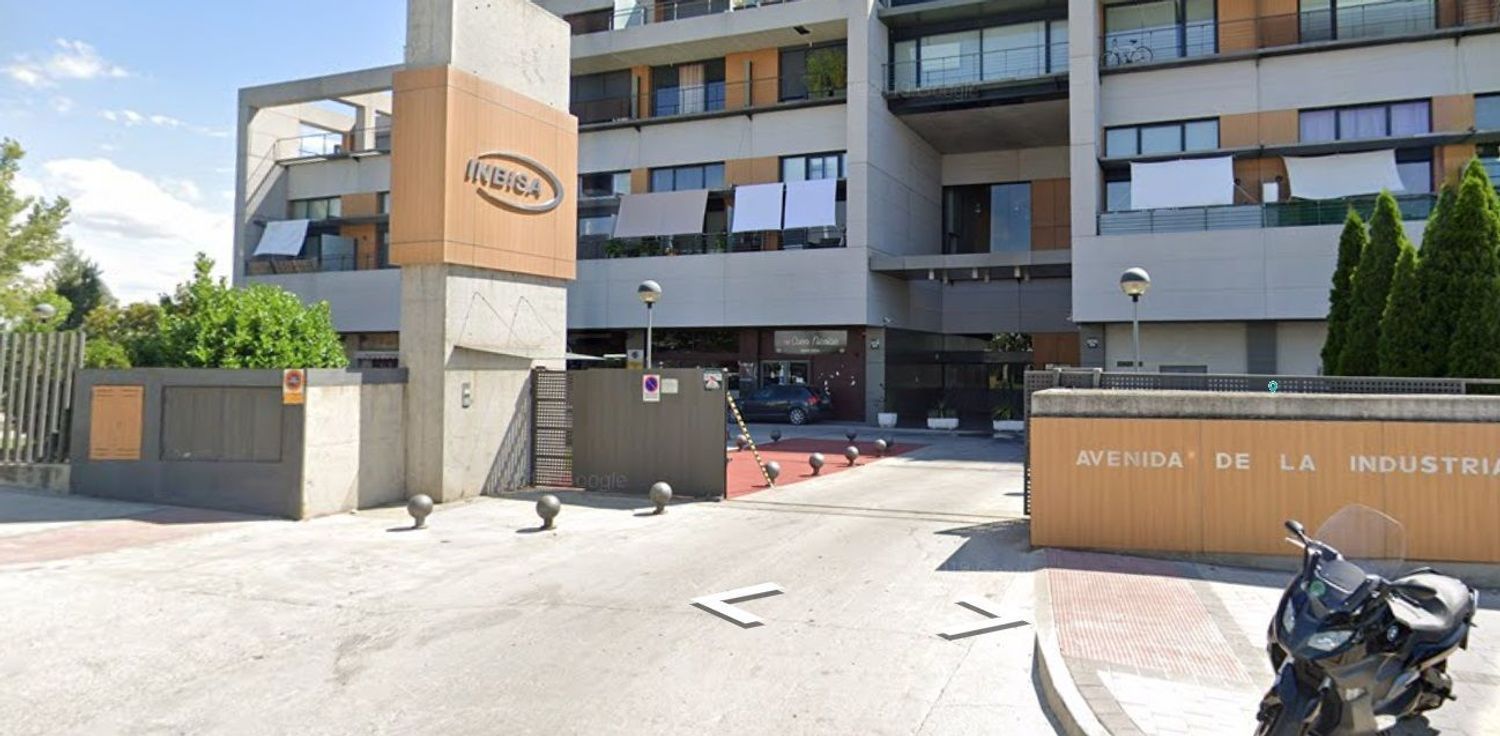Aparcament de Local en venda en Tres Cantos